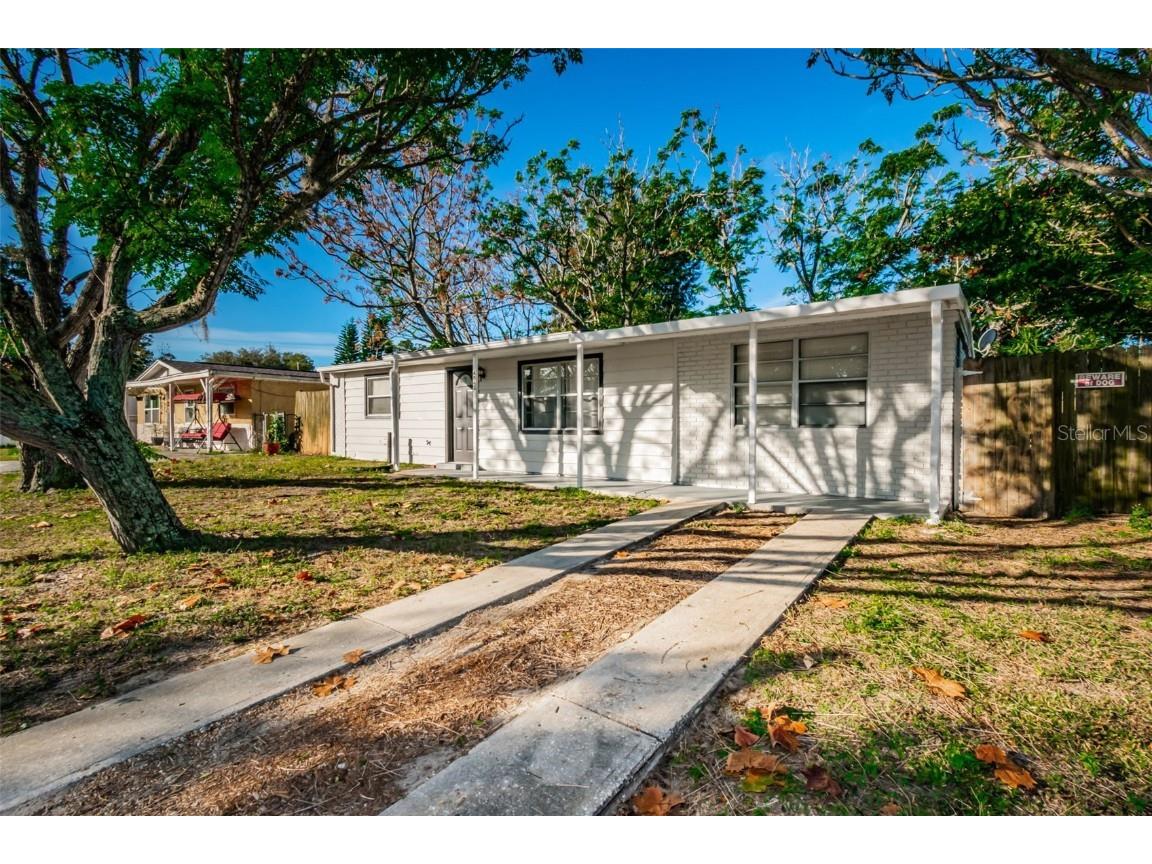 4047 Las Vegas Drive New Port Richey FL 34653 W7840741 image1