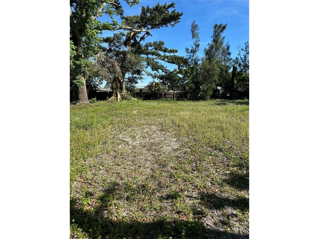 4049 45th Avenue N Saint Petersburg FL 33714 TB8367589 image1