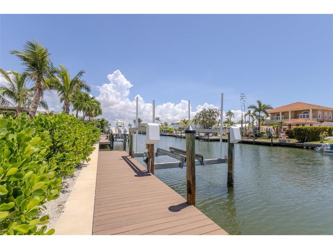 405 28th Street Holmes Beach FL 34217 TB8418360 image3