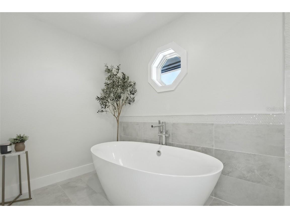 405 28th Street Holmes Beach FL 34217 TB8418360 image40