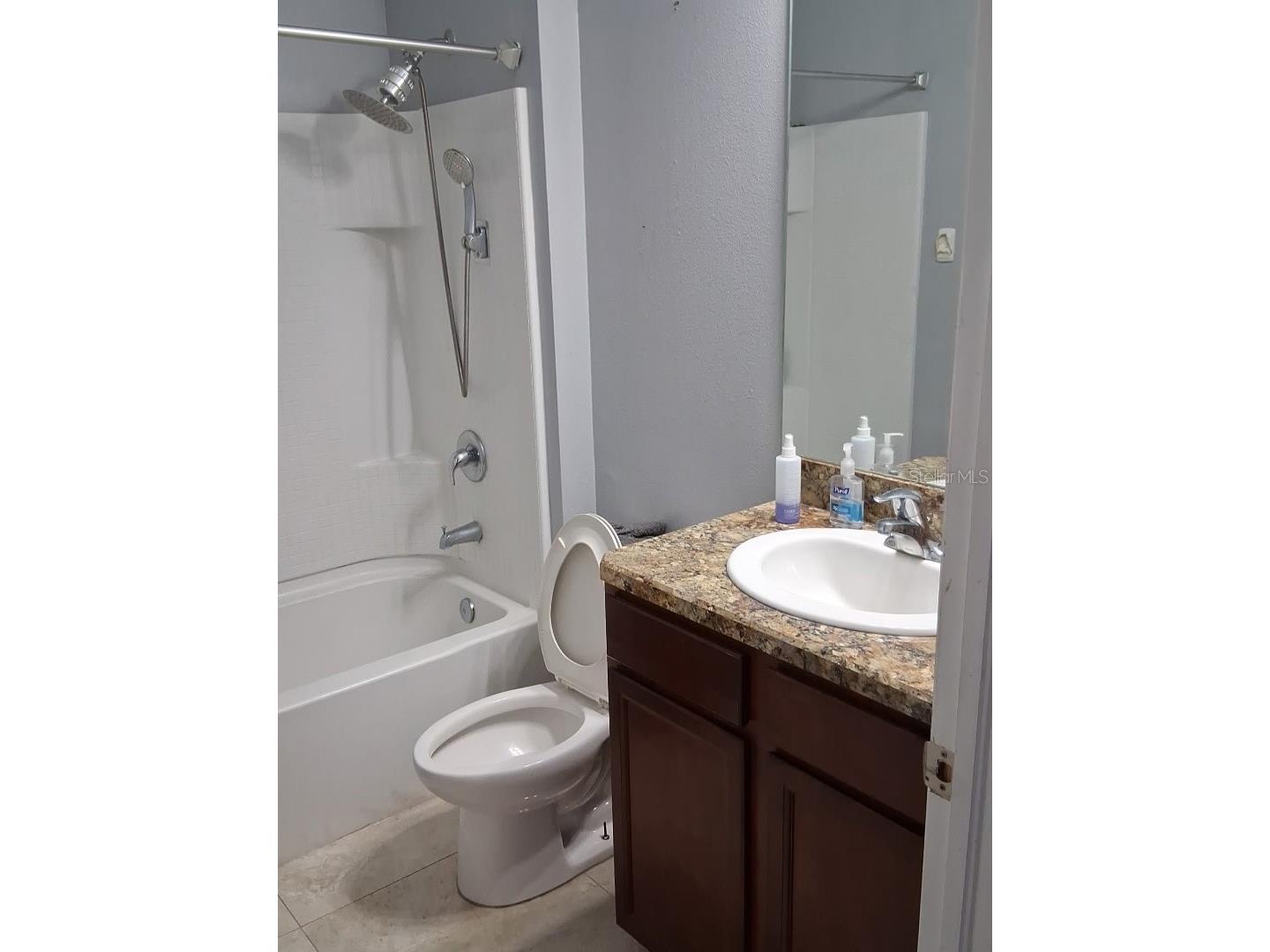 405 Blakely Court Ruskin FL 33570 A4694676 image5