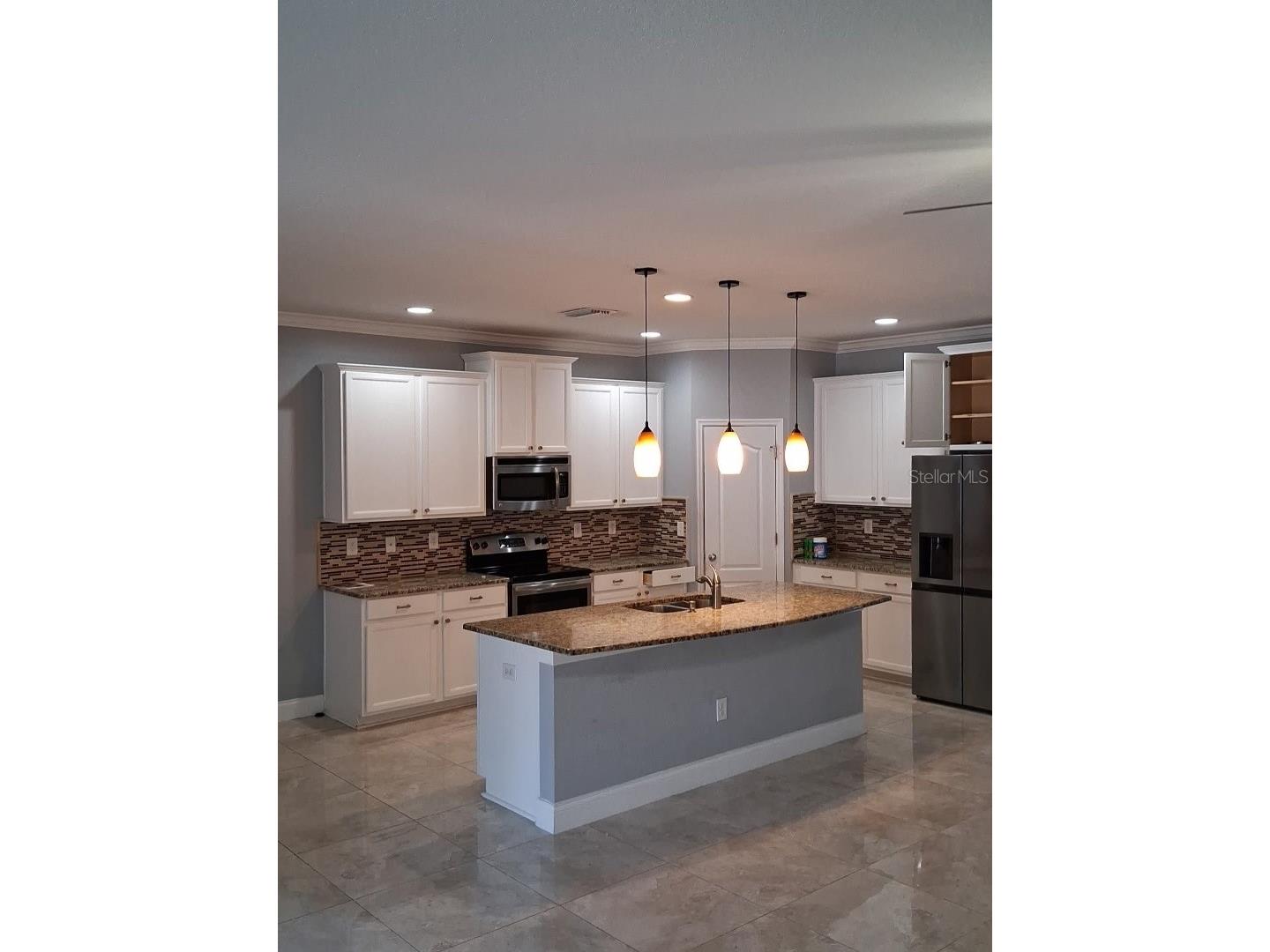 405 Blakely Court Ruskin FL 33570 A4694676 image6
