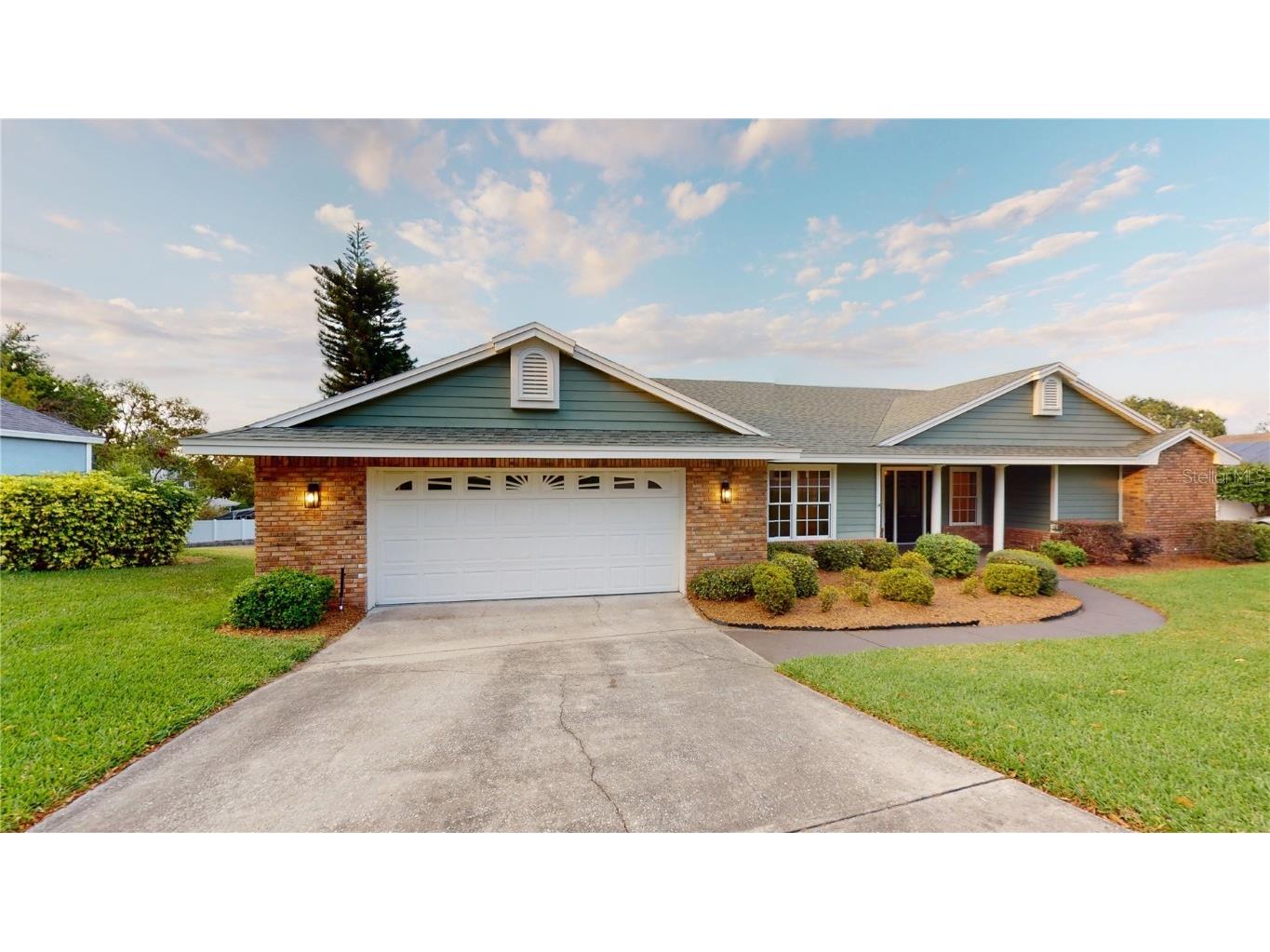 405 Christopher Court SE Winter Haven FL 33884 P4924870 image1