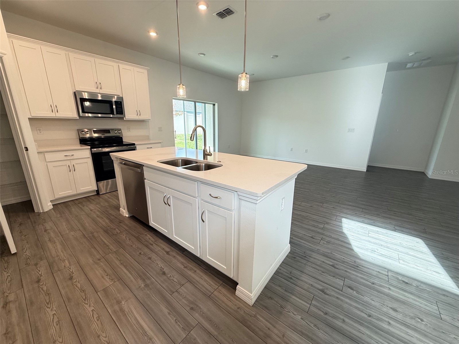 405 Eventide Avenue Mascotte FL 34753 O6412069 image9