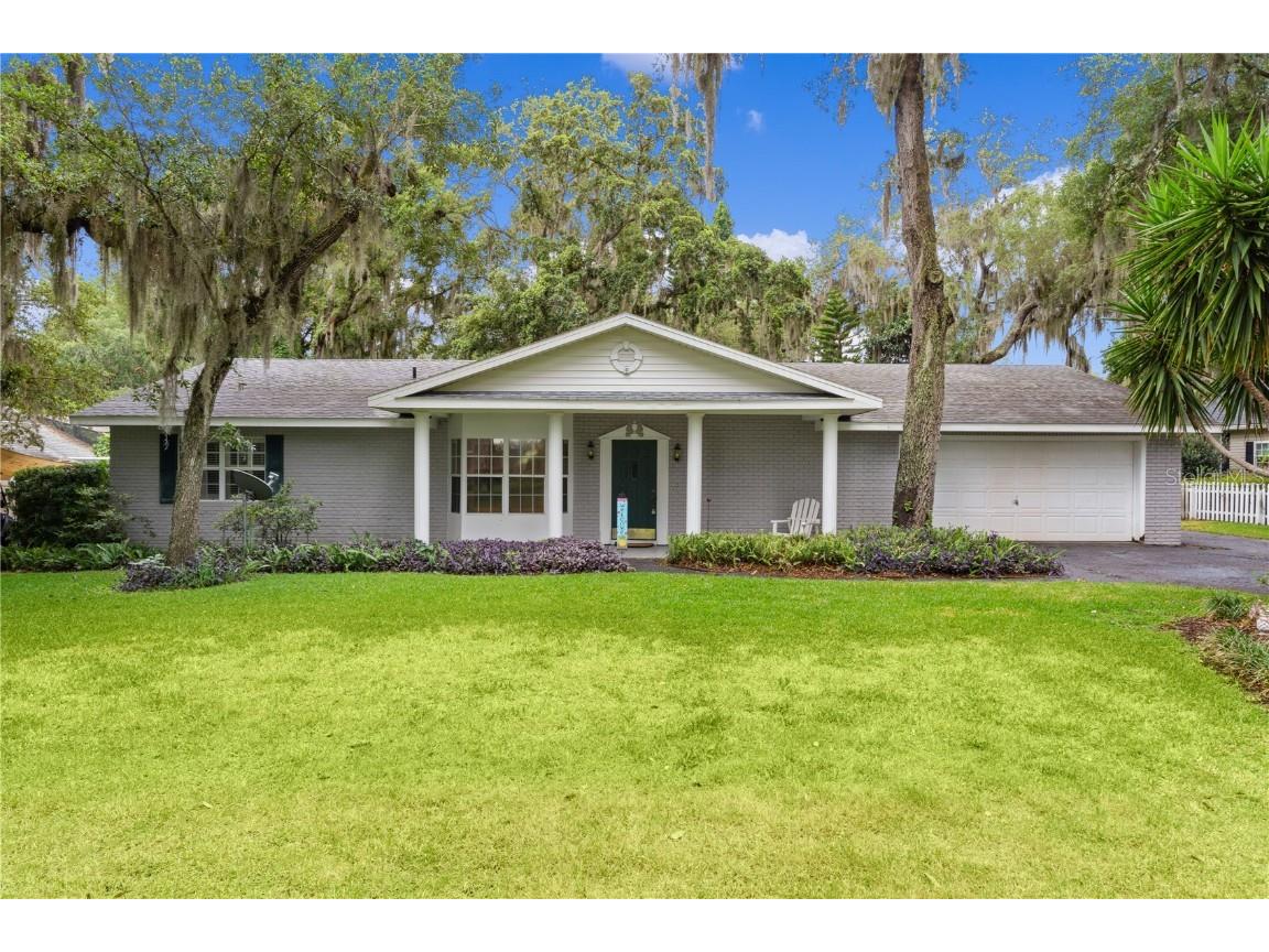 405 Mission Lane Howey In The Hills FL 34737 G5080836 image1