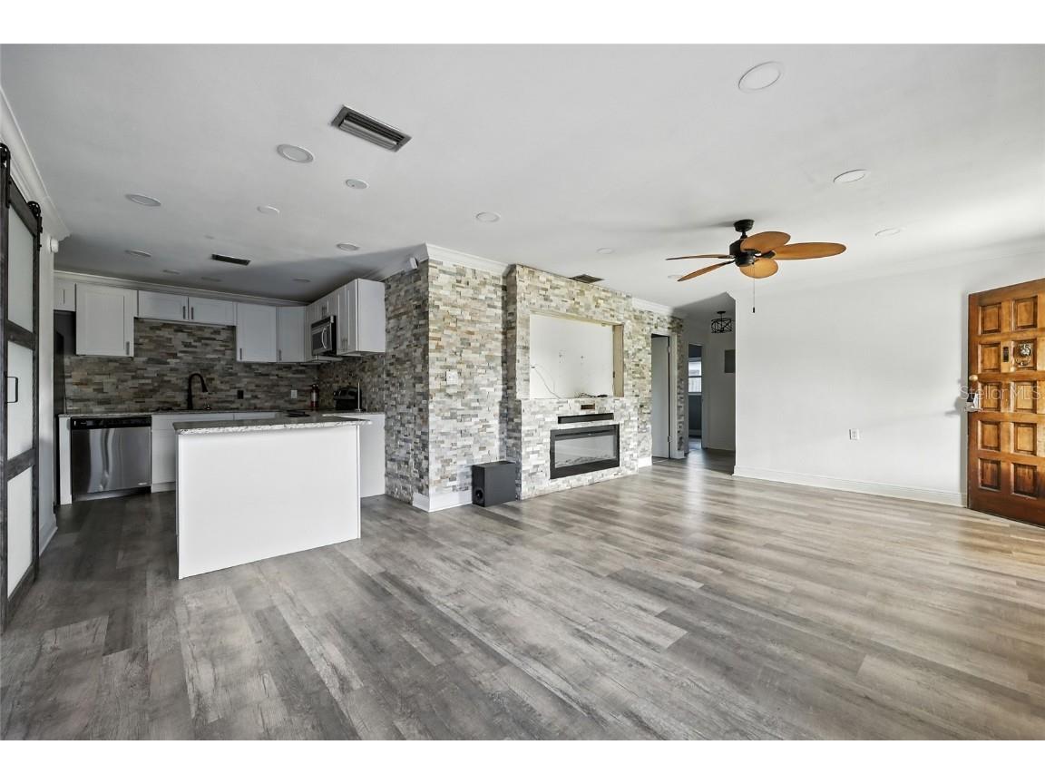 405 N Buena Vista Avenue Orlando FL 32835 O6341765 image4