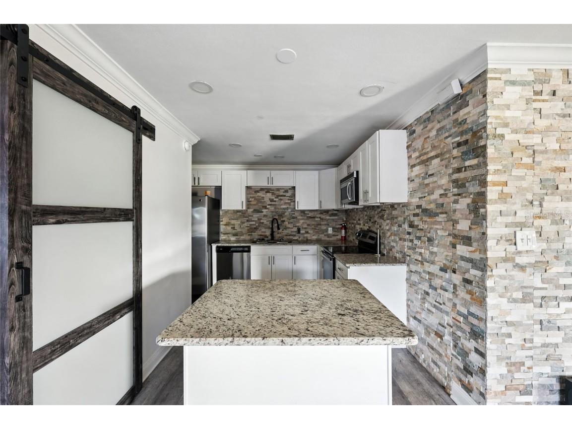 405 N Buena Vista Avenue Orlando FL 32835 O6341765 image6