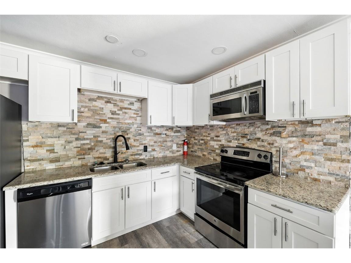 405 N Buena Vista Avenue Orlando FL 32835 O6341765 image7