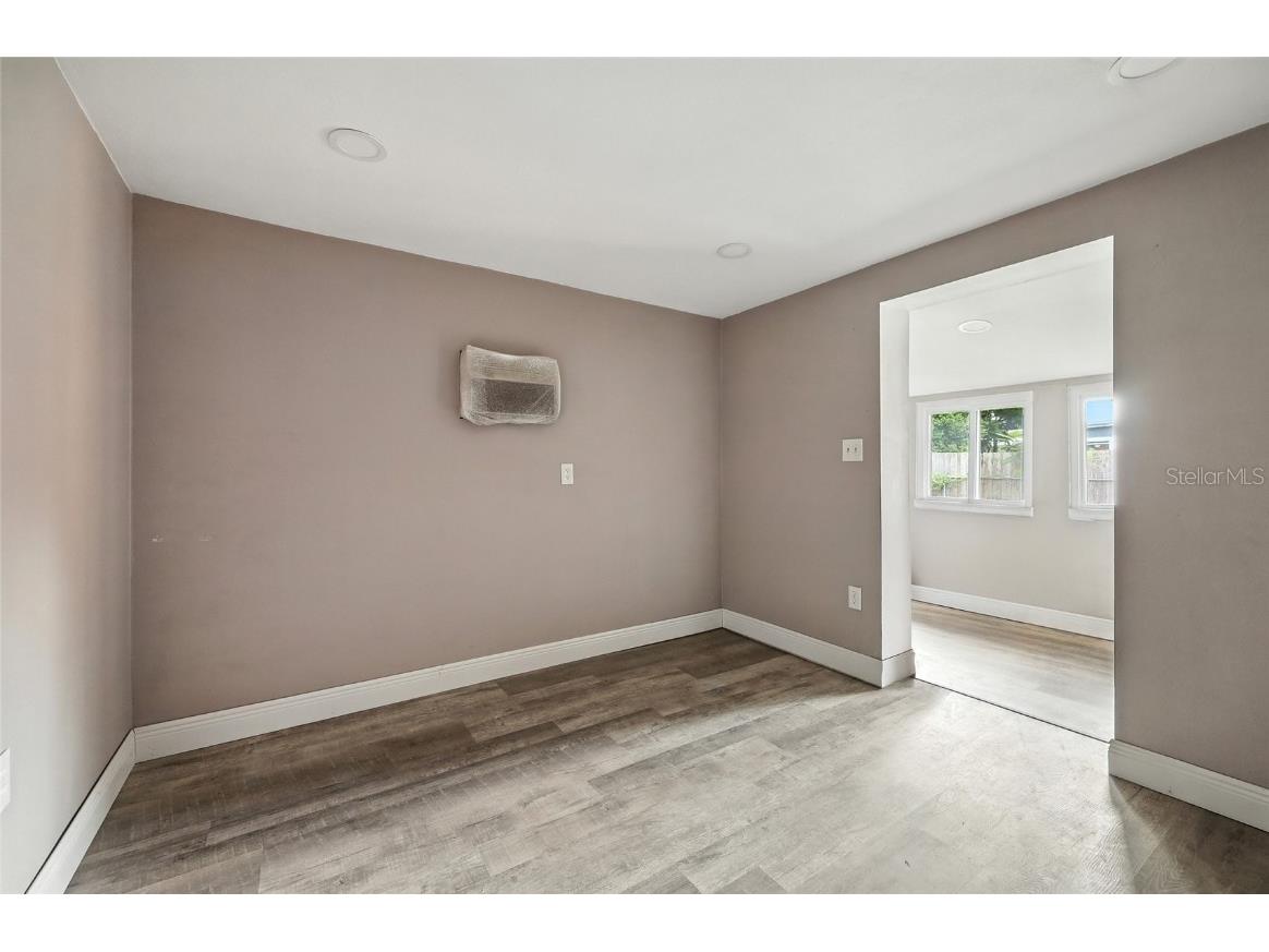 405 N Buena Vista Avenue Orlando FL 32835 O6341765 image9