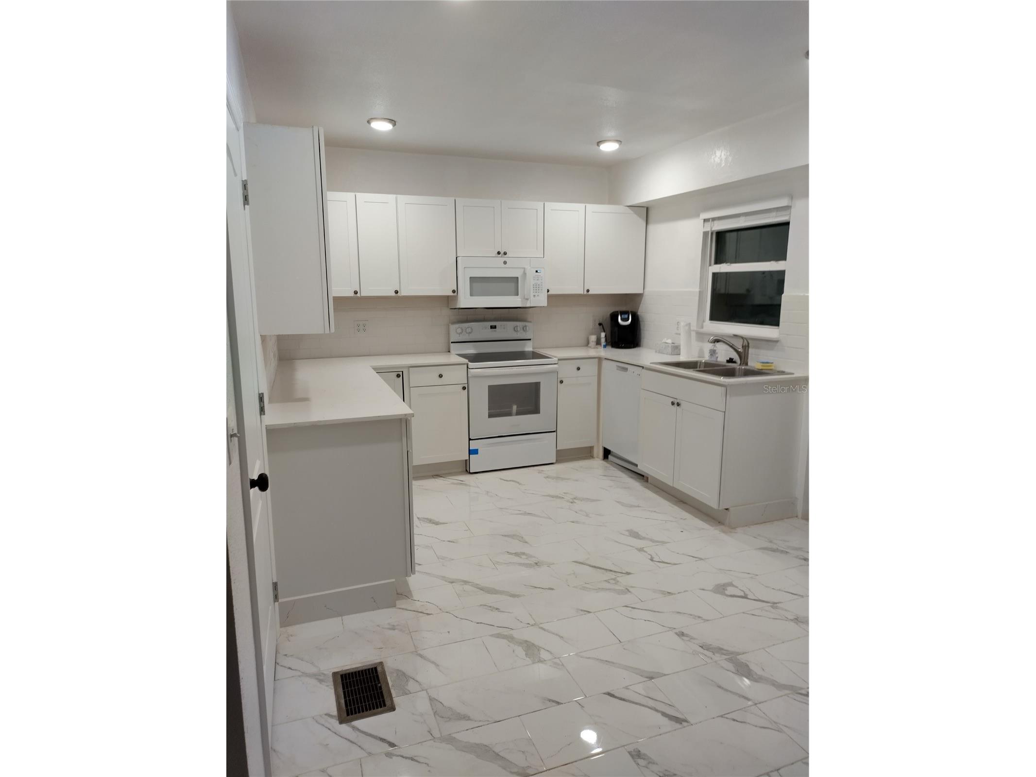 405 S Ridgewood Avenue Daytona Beach FL 32114 TB8523902 image3