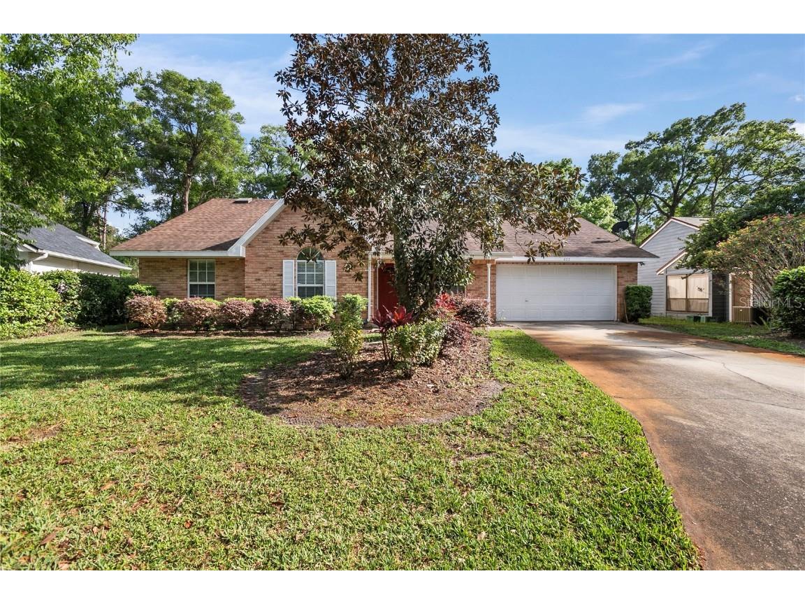 405 Secluded Oaks Trail Deland FL 32724 V4942037 image1