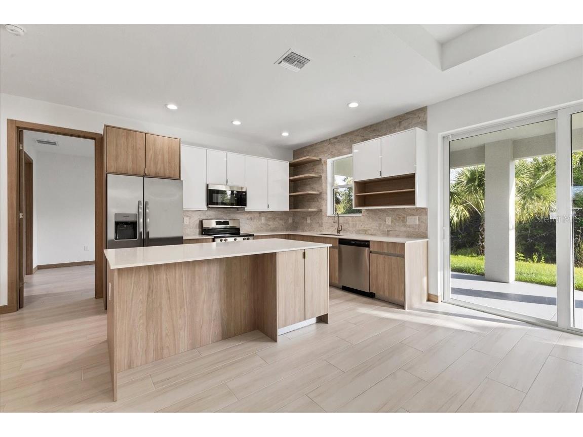 405 Sunset Road N Rotonda West FL 33947 A4660092 image4