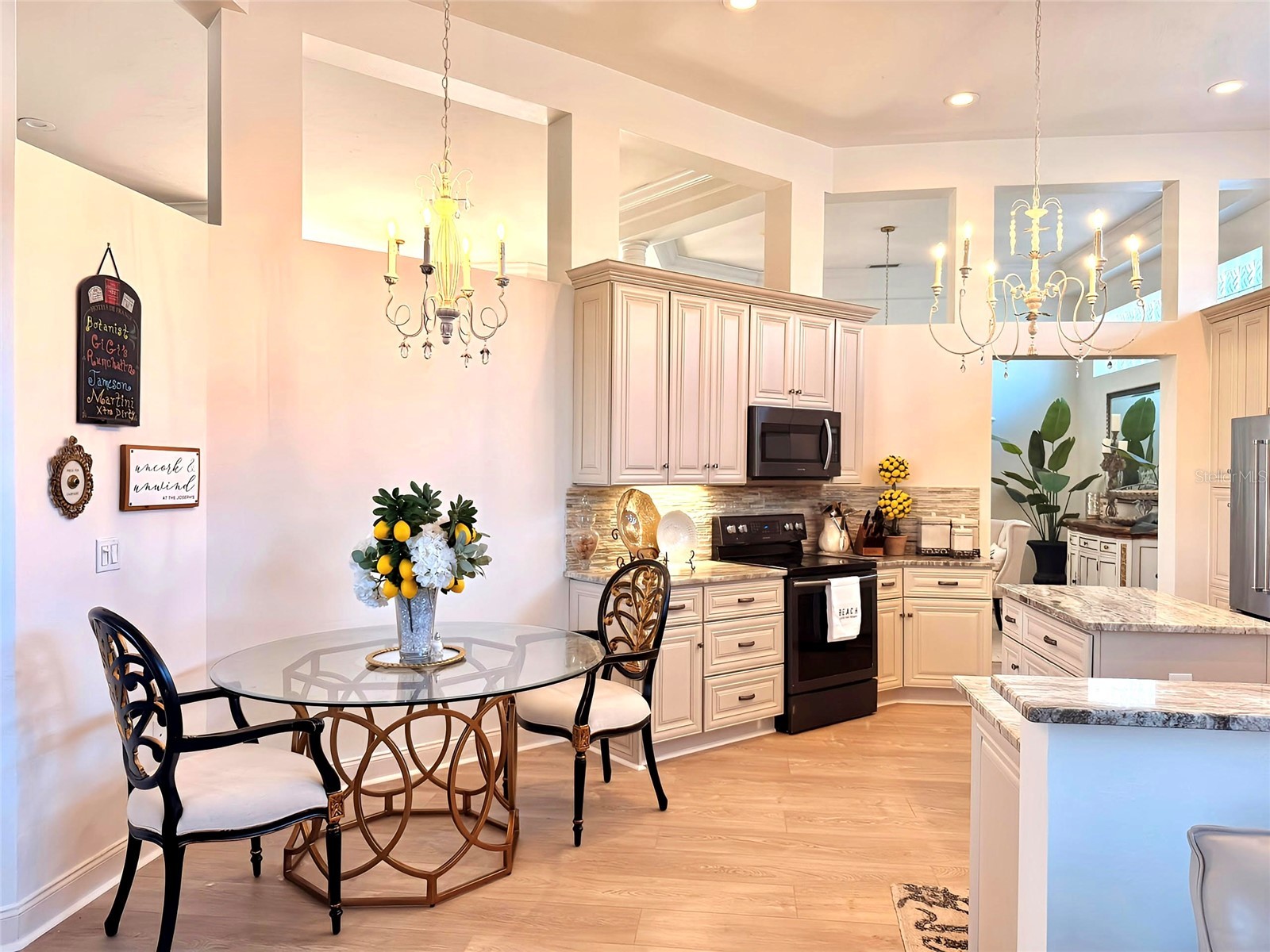 405 Wellington Court Venice FL 34292 A4681404 image4