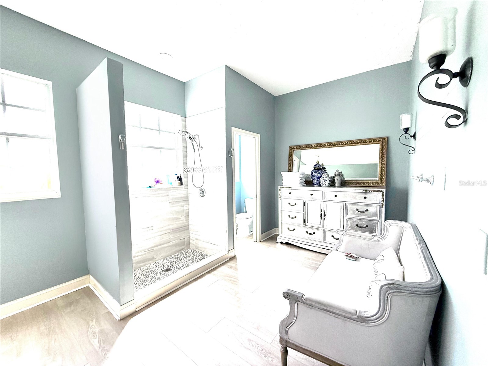 405 Wellington Court Venice FL 34292 A4681404 image40