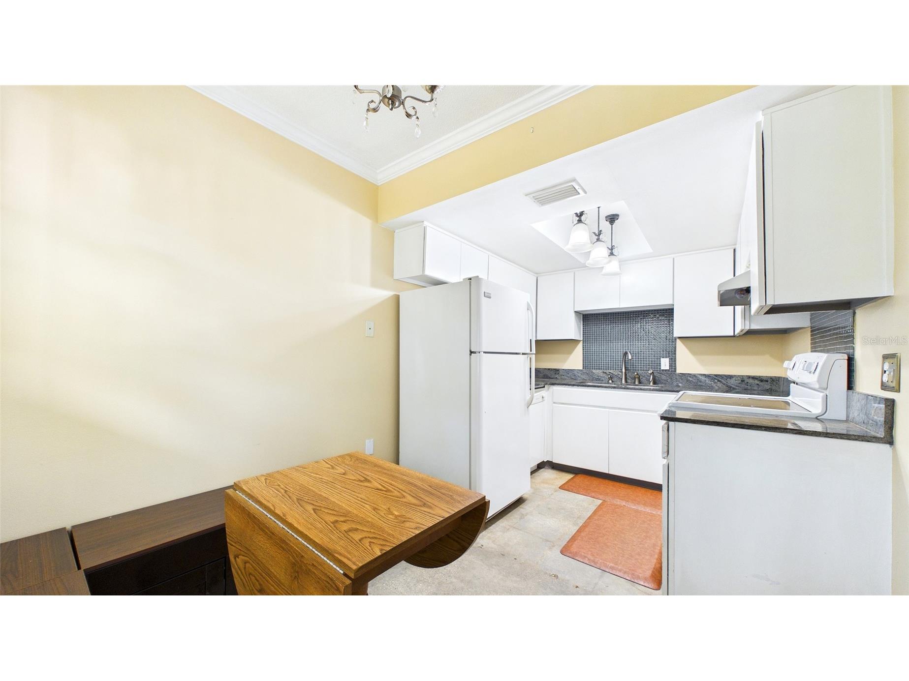 4050 4th Street N #122 Saint Petersburg FL 33703 TB8491347 image7