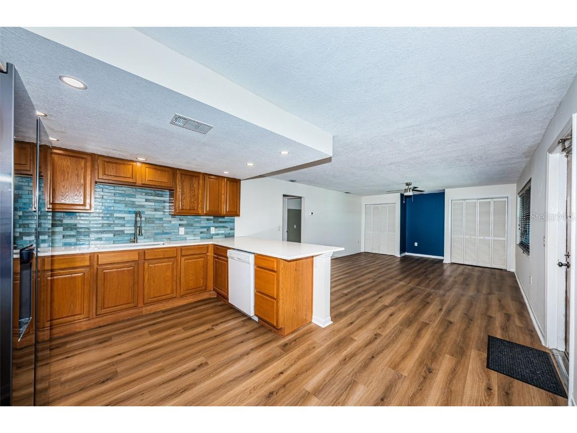 4050 4th Street N #306 Saint Petersburg FL 33703 TB8444313 image12