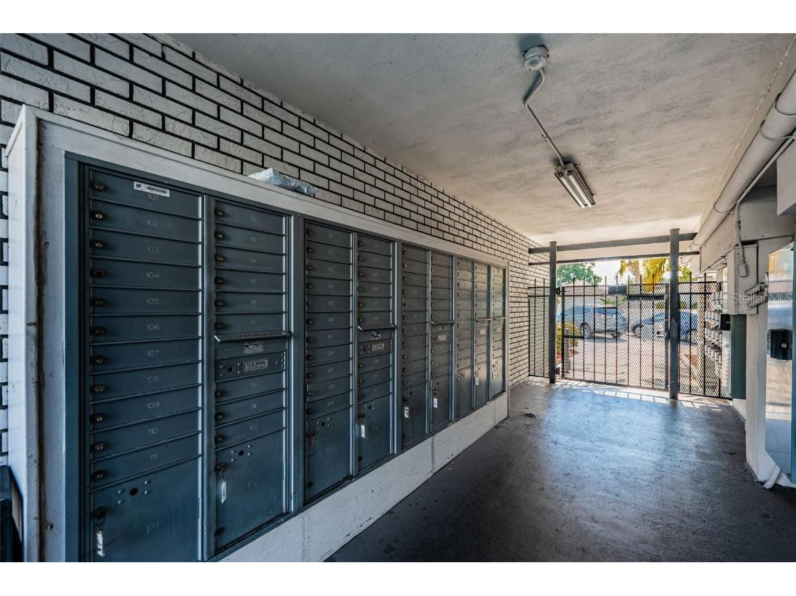 4050 4th Street N #306 Saint Petersburg FL 33703 TB8444313 image30