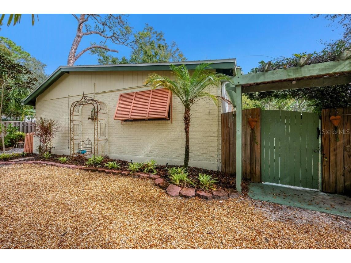 4050 Turks Cap Place Sarasota FL 34234 A4593814 image1