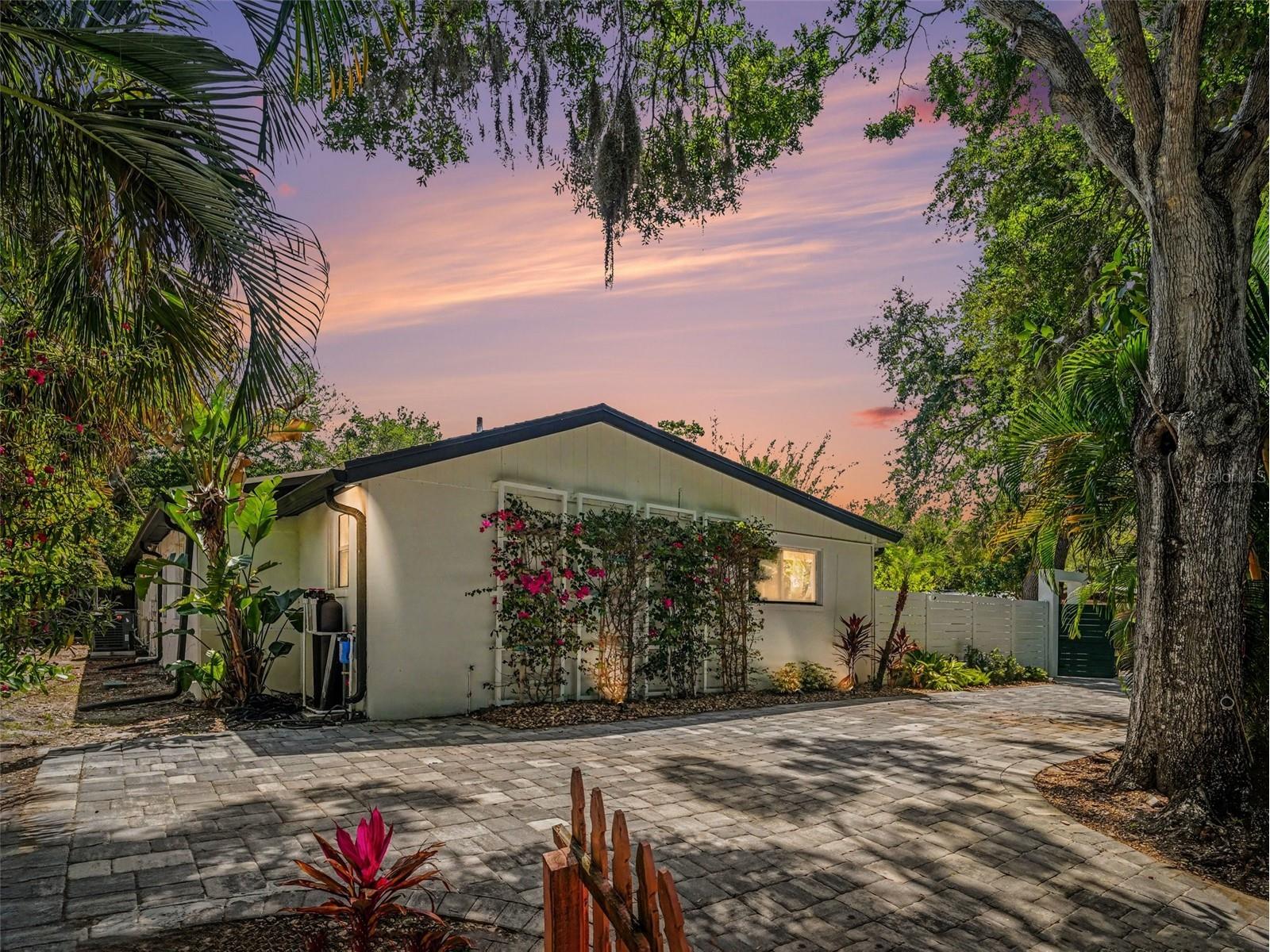4050 Turks Cap Place Sarasota FL 34234 TB8493607 image3