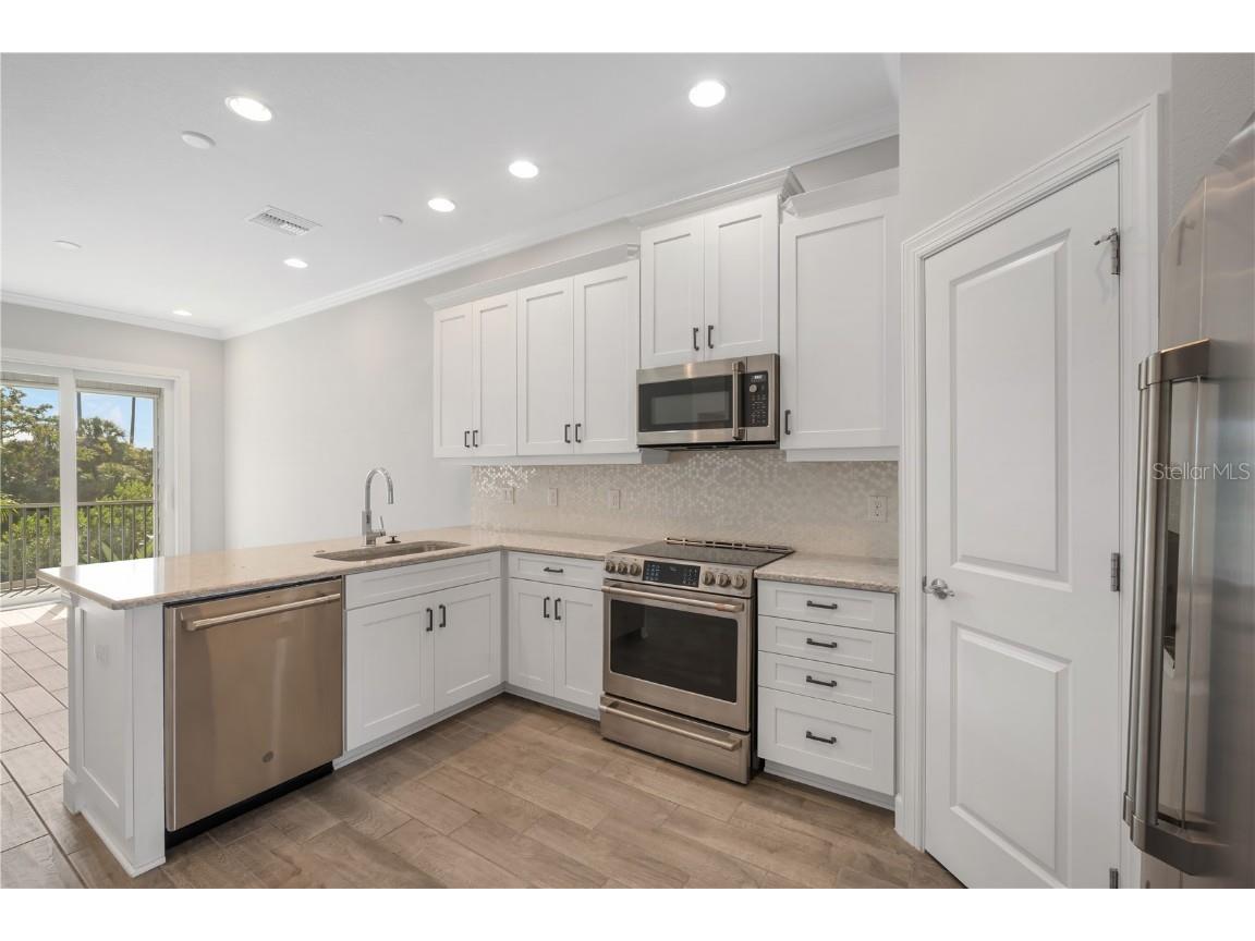 4055 Rocky Shores Drive Tampa FL 33634 TB8442147 image11