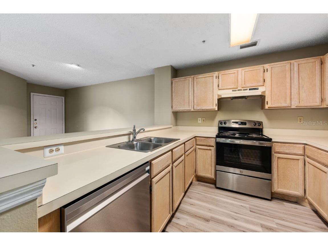 4057 Crockers Lake Boulevard #13 Sarasota FL 34238 A4653833 image6