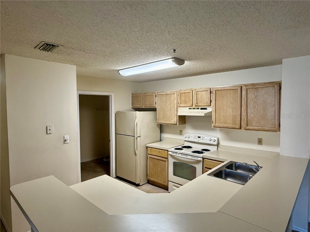 4057 Crockers Lake Boulevard #17 Sarasota FL 34238 A4671969 image9