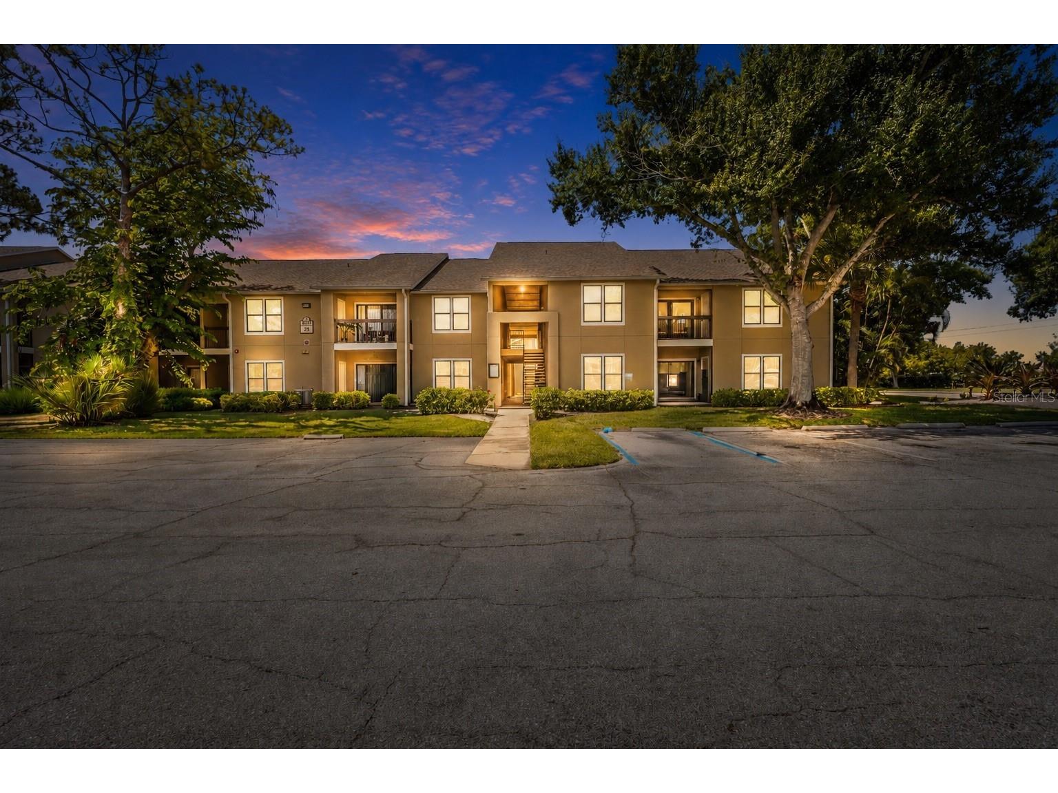 4057 Crockers Lake Boulevard #17 Sarasota FL 34238 A4698350 image1