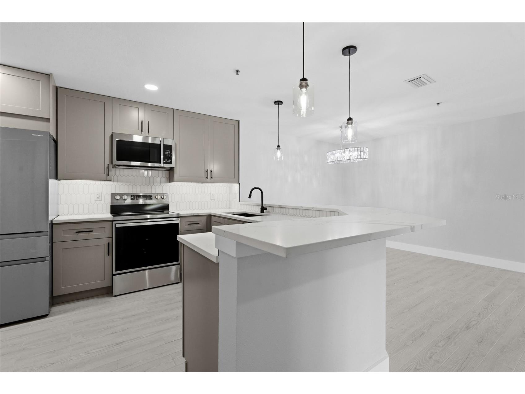 4057 Crockers Lake Boulevard #17 Sarasota FL 34238 A4698350 image11