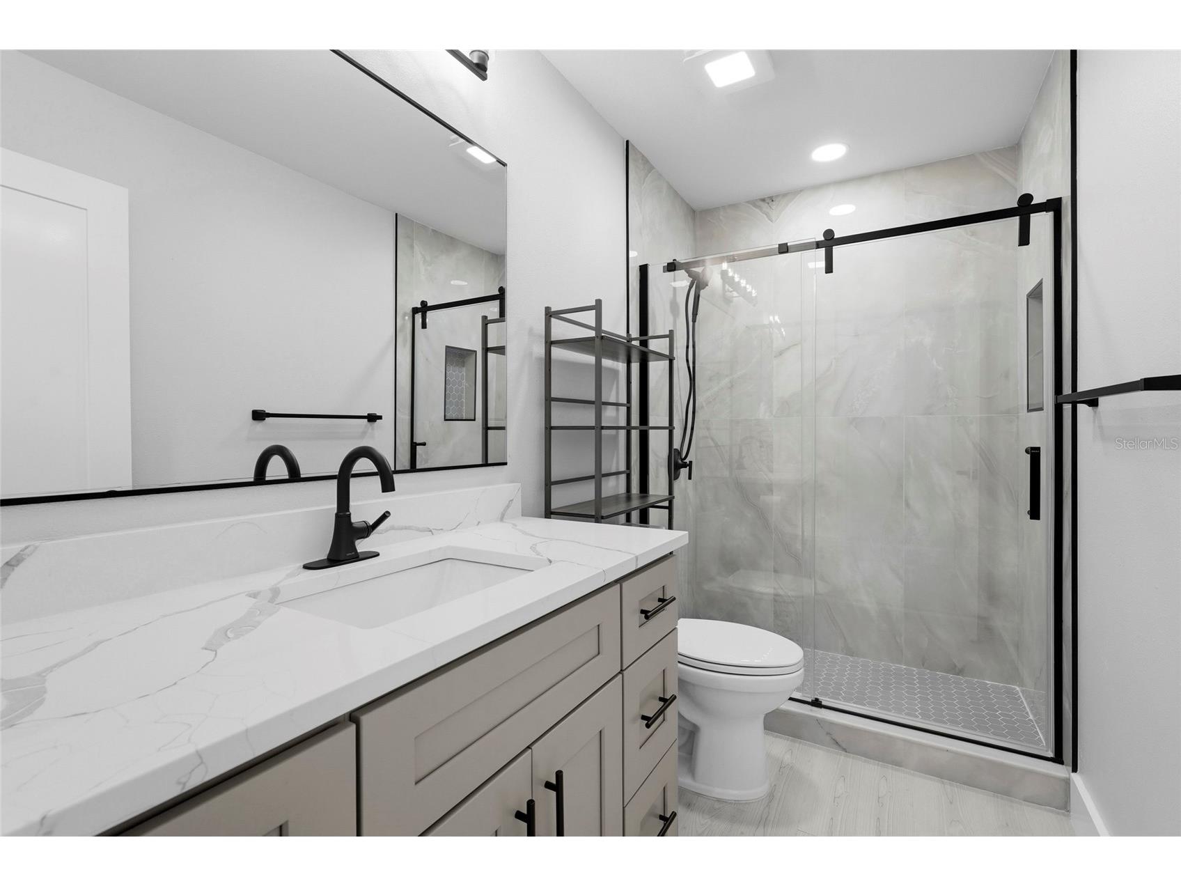 4057 Crockers Lake Boulevard #17 Sarasota FL 34238 A4698350 image31