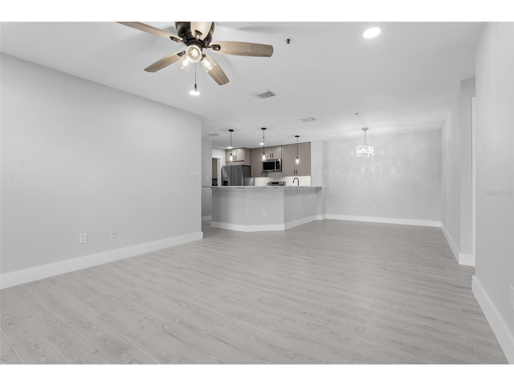 4057 Crockers Lake Boulevard #17 Sarasota FL 34238 A4698350 image9