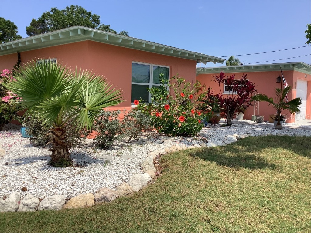 406 Driftwood Drive E Palm Harbor FL 34683 W7875426 image1