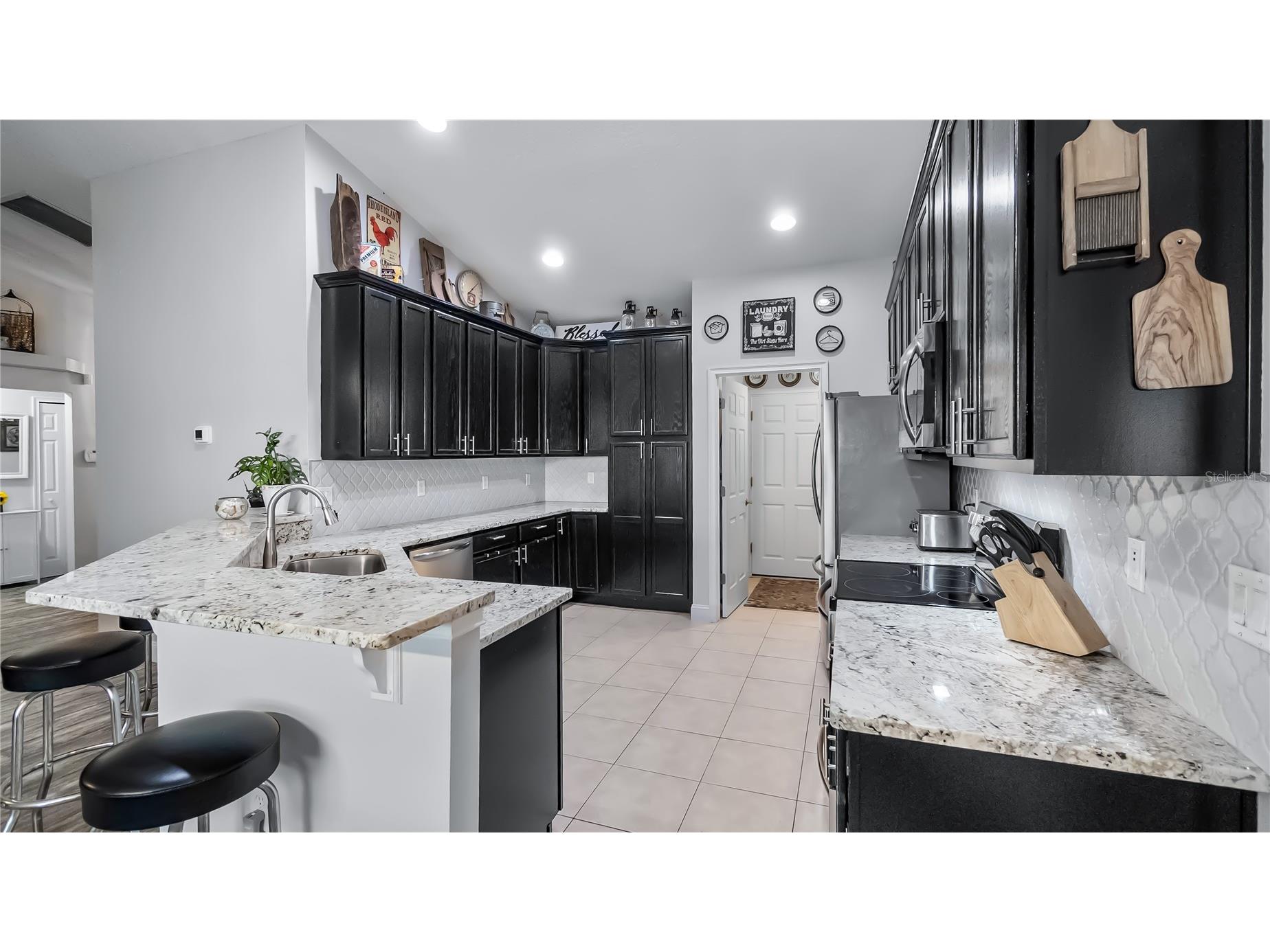 406 S Palm Avenue Howey In The Hills FL 34737 - LITTLE LAKE HARRIS O6416440 image13
