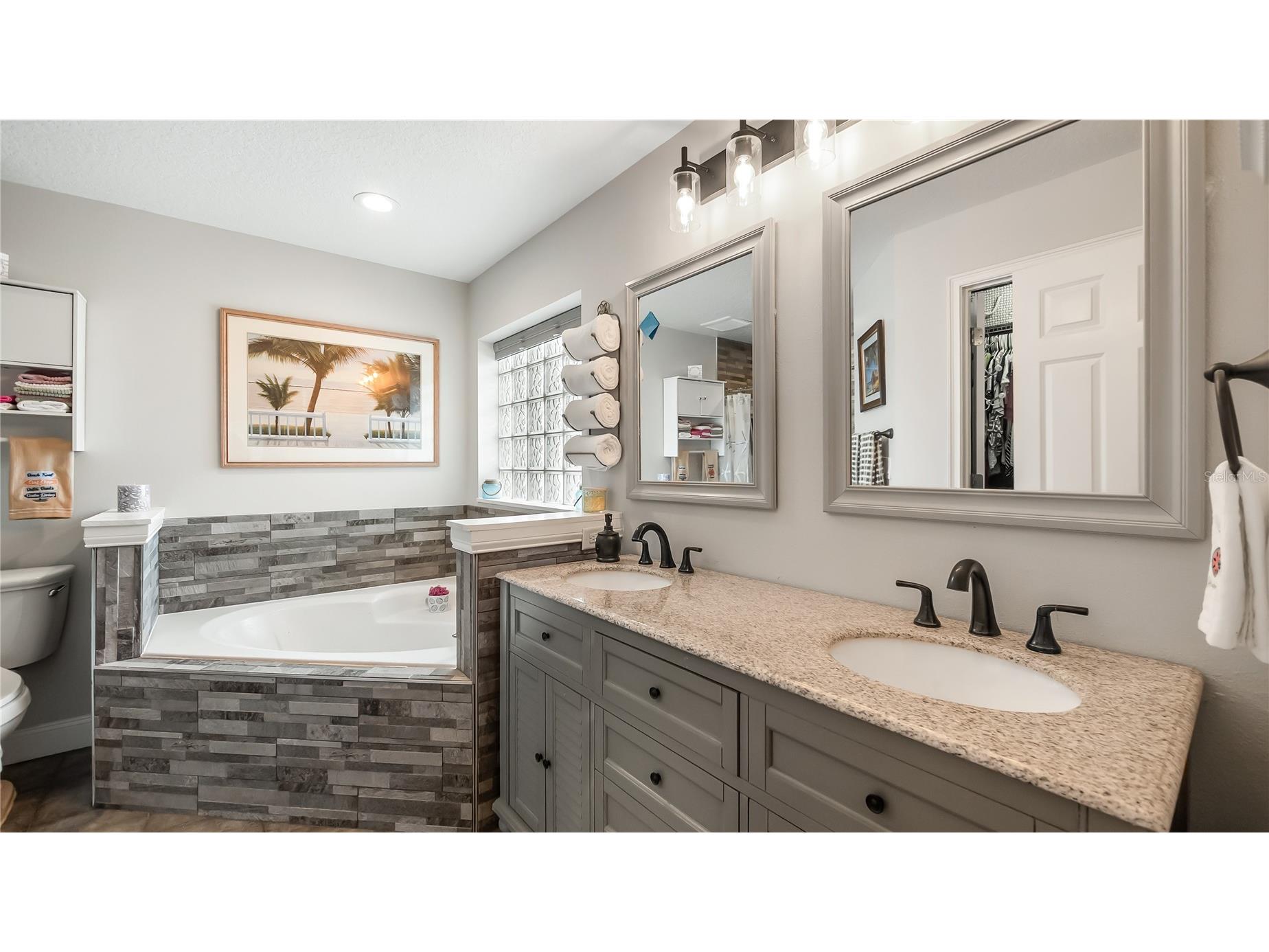 406 S Palm Avenue Howey In The Hills FL 34737 - LITTLE LAKE HARRIS O6416440 image19