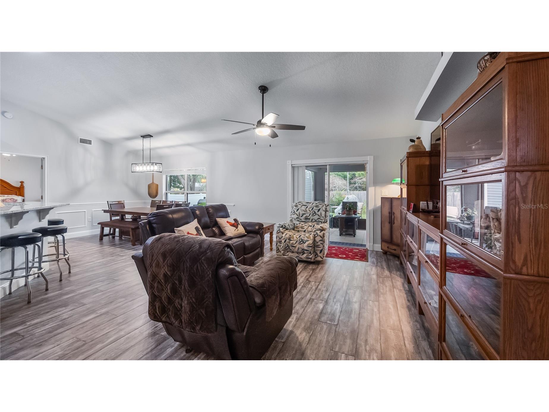 406 S Palm Avenue Howey In The Hills FL 34737 - LITTLE LAKE HARRIS O6416440 image5