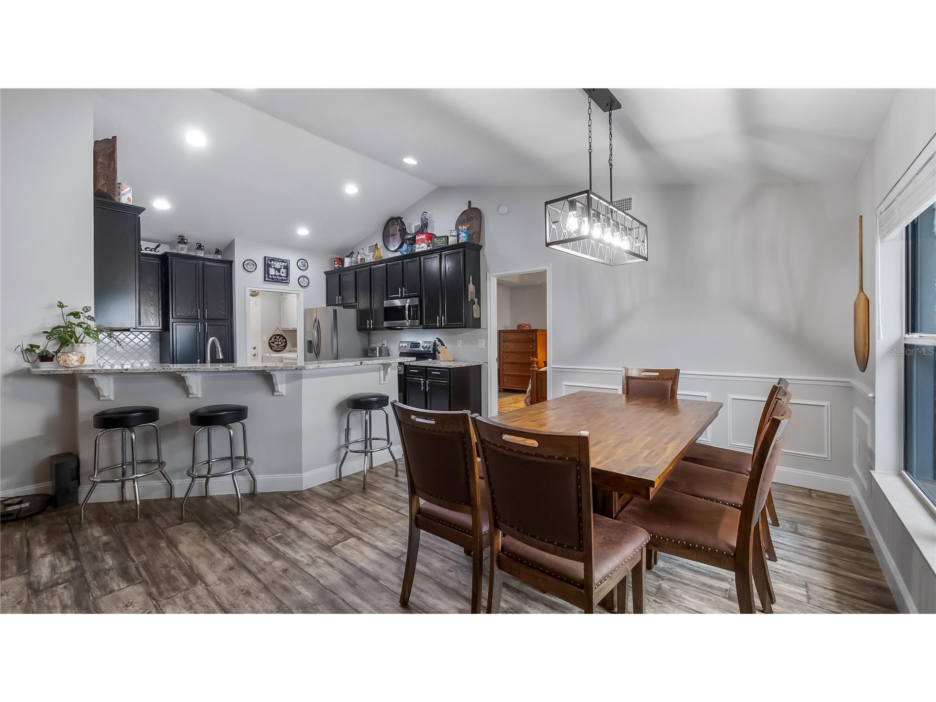 406 S Palm Avenue Howey In The Hills FL 34737 - LITTLE LAKE HARRIS O6416440 image9