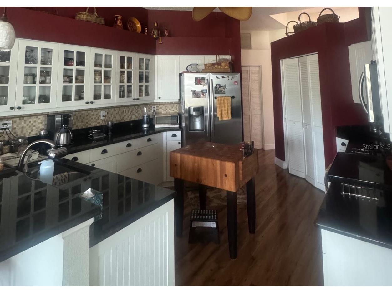 4062 Westbourne Circle Sarasota FL 34238 A4686227 image4