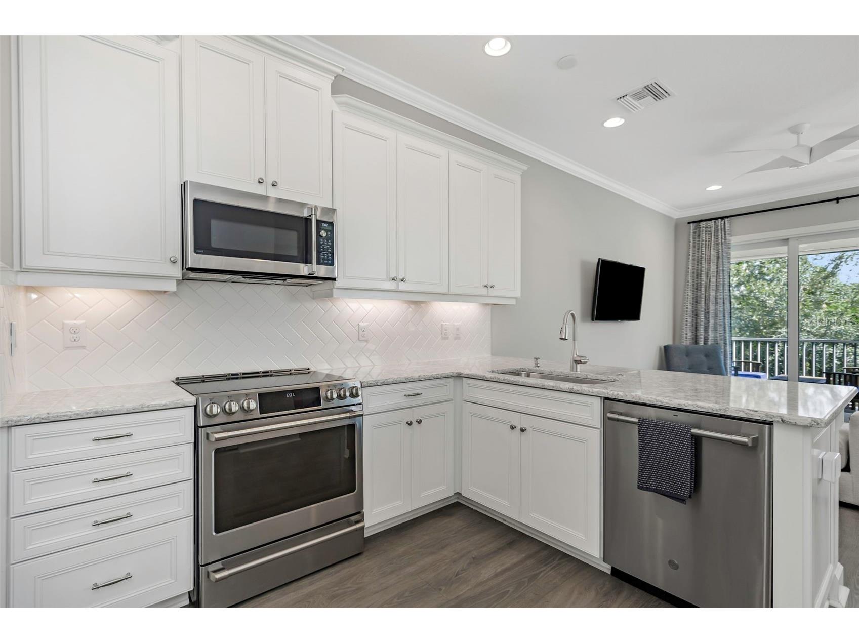 4063 Rocky Shores Drive Tampa FL 33634 TB8523990 image8