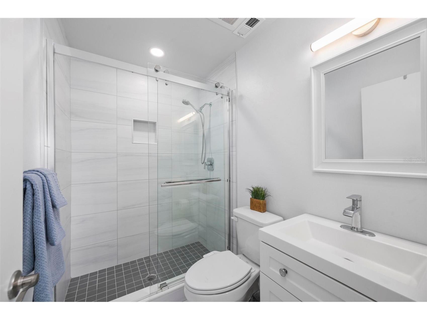 4064 Oakview Drive #D9 Port Charlotte FL 33980 C7526429 image21