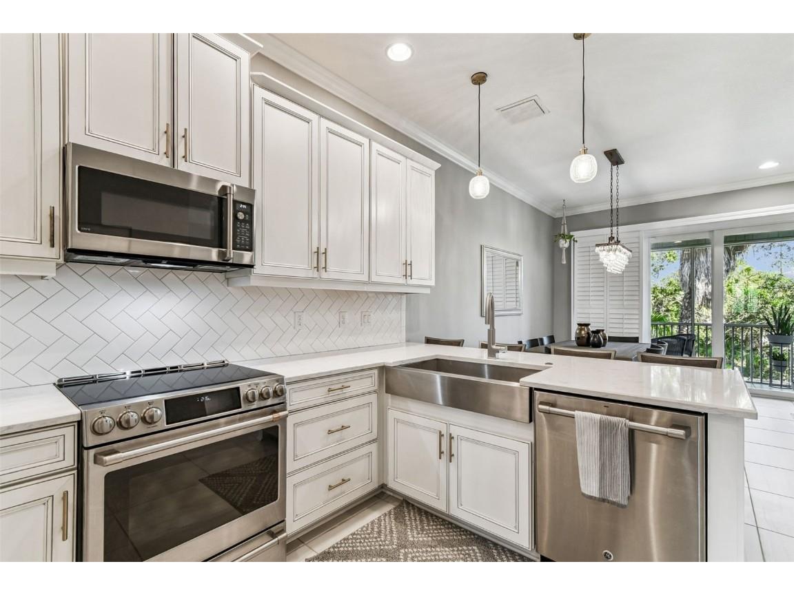 4065 Rocky Shores Drive Tampa FL 33634 TB8438461 image3