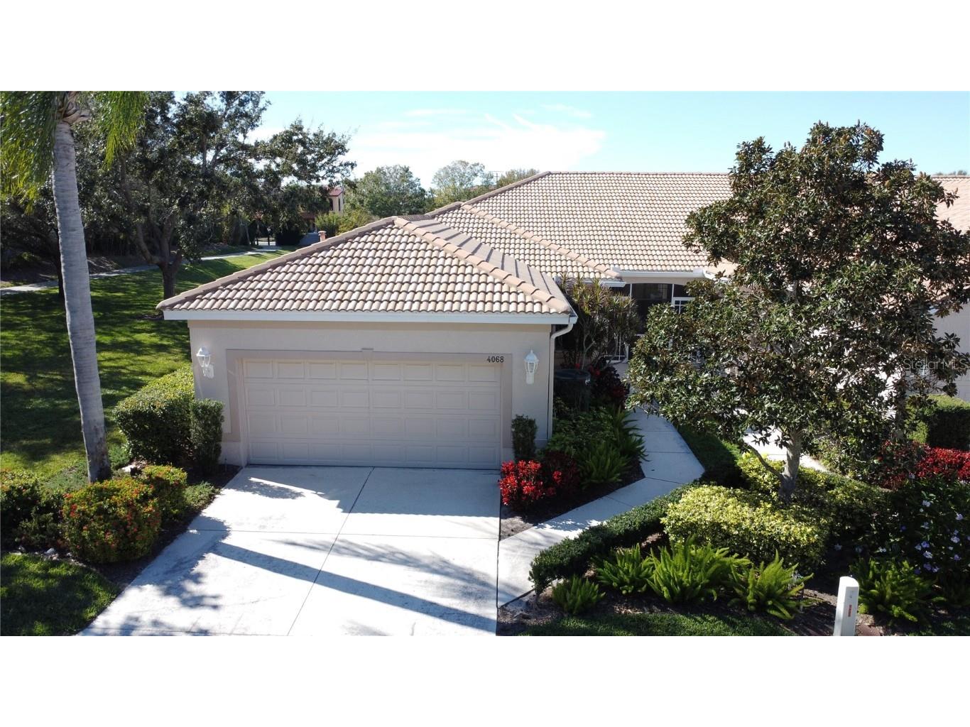 4068 Cascade Falls Drive Sarasota FL 34243 A4594770 image1