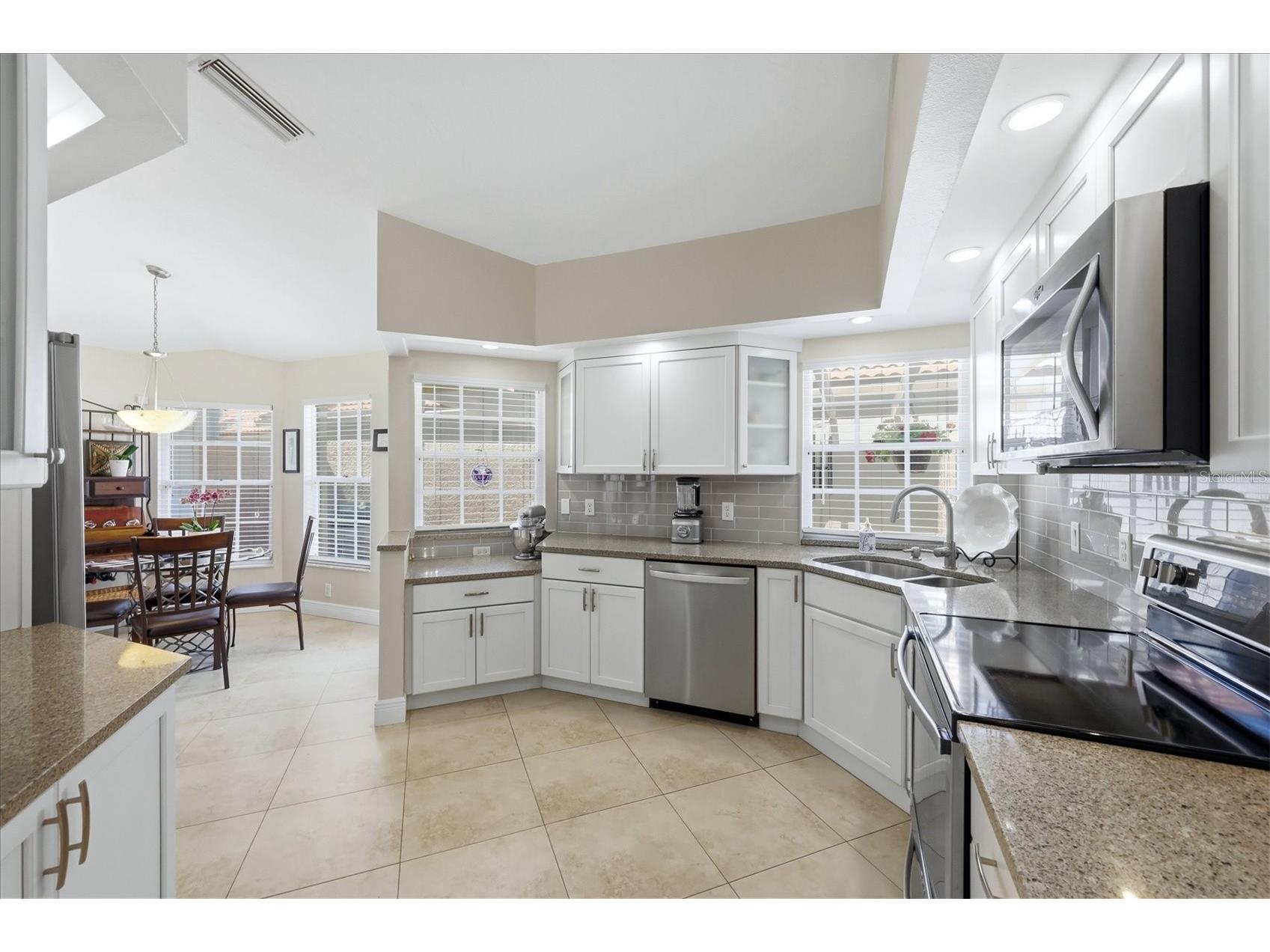 4068 Lyndhurst Court Sarasota FL 34235 A4690209 image10