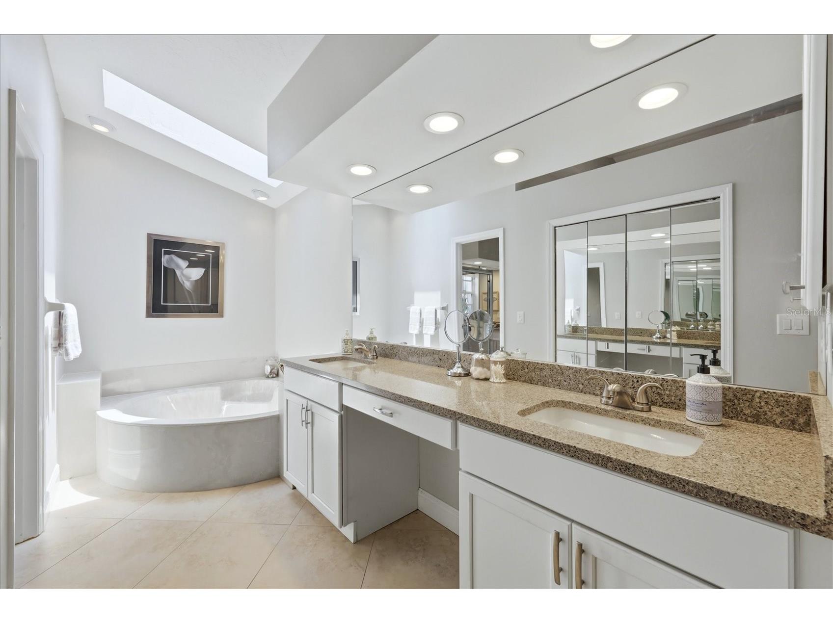 4068 Lyndhurst Court Sarasota FL 34235 A4690209 image16