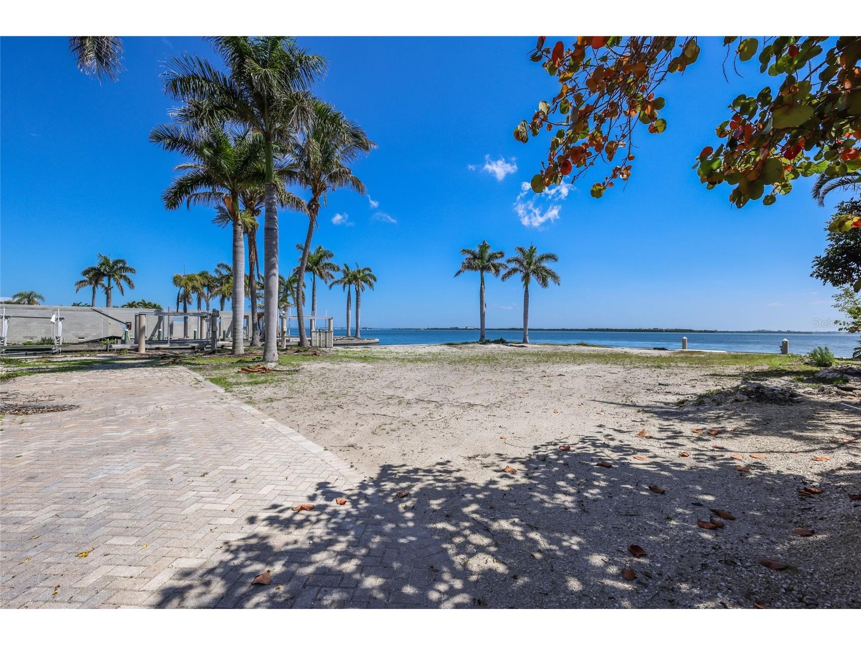 407 20th Place Bradenton Beach FL 34217 A4684008 image6