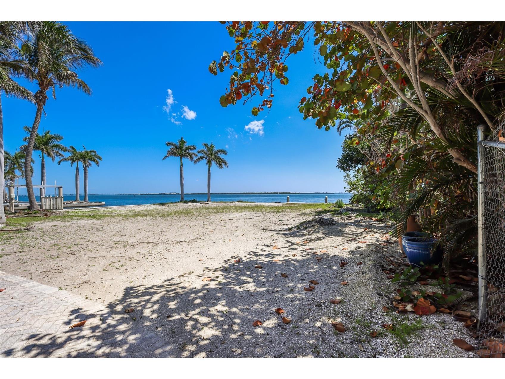 407 20th Place Bradenton Beach FL 34217 A4684008 image7