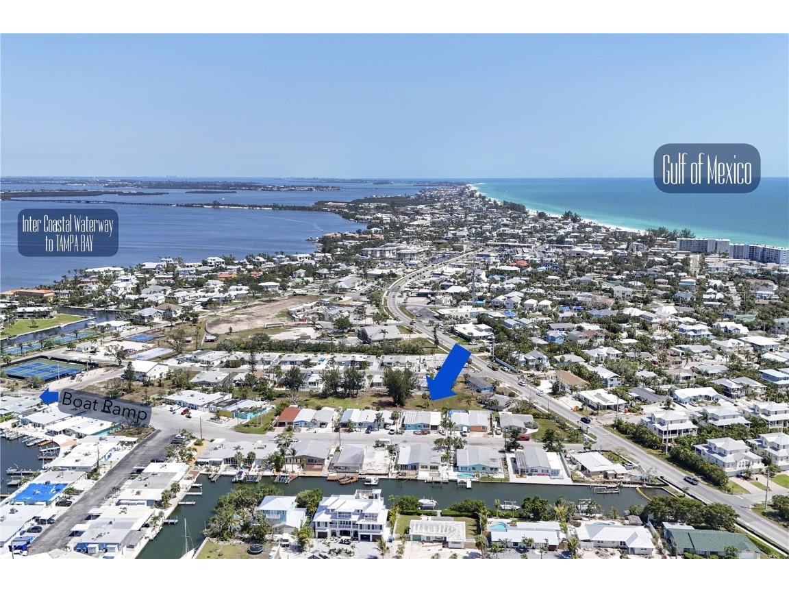 407 63rd St Holmes Beach FL 34217 A4653351 image1