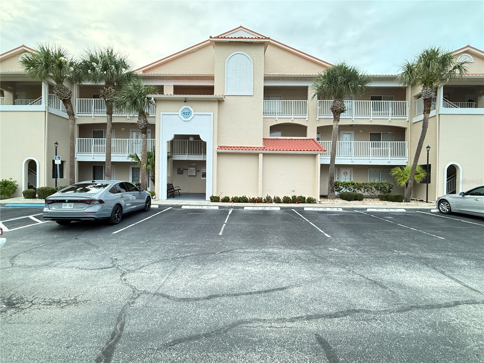 407 Bouchelle Drive #303 New Smyrna Beach FL 32169 - INDIAN RIVER NORTH NS1088456 image1