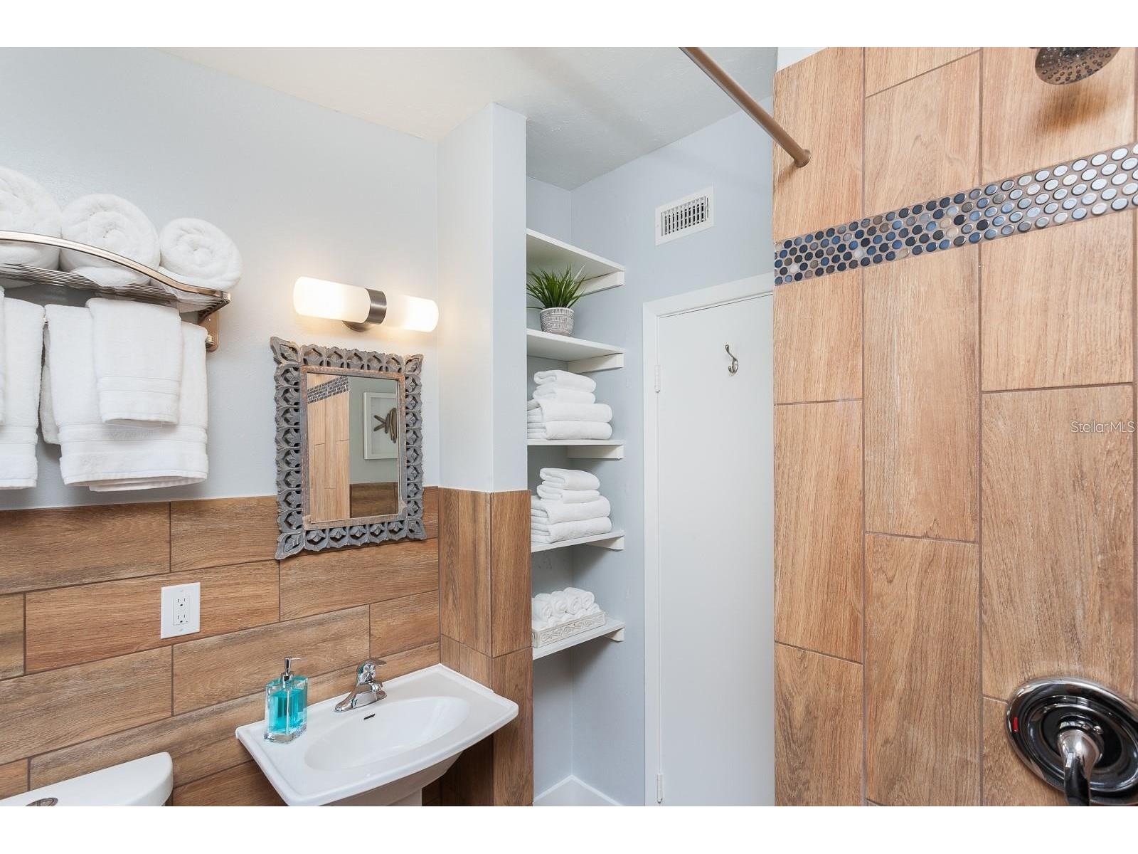 407 E Crystal Lake Street Orlando FL 32806 O6403435 image18