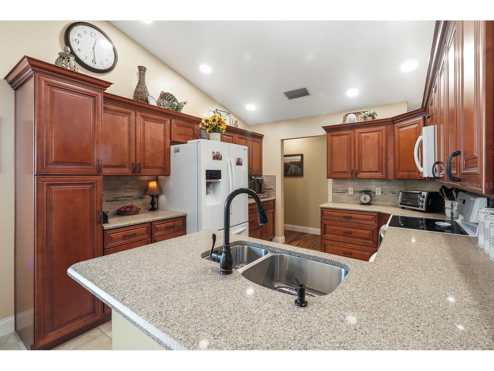 407 Glen Abbey Lane Debary FL 32713 V4948102 image8