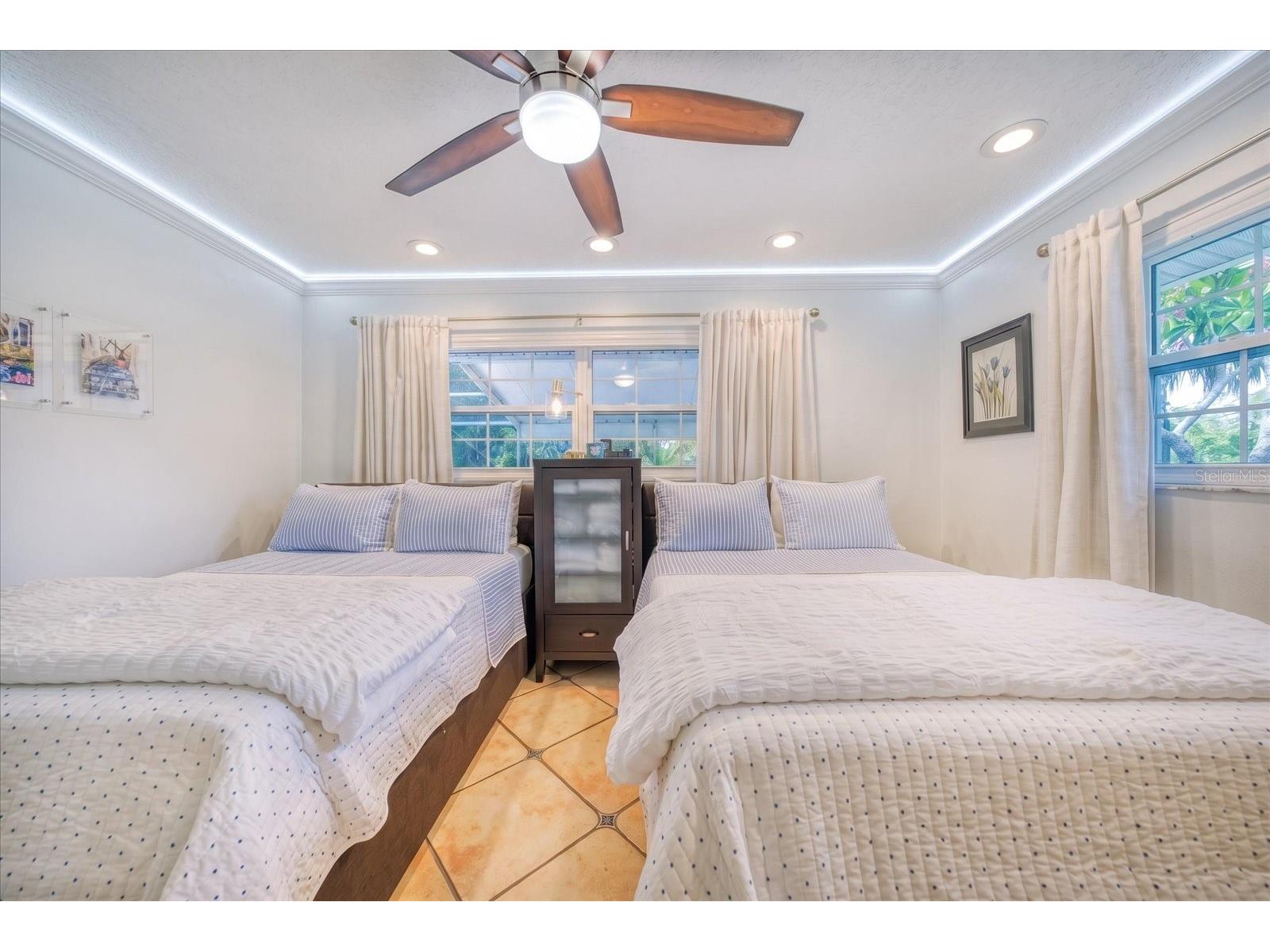 407 Harbor View Lane Largo FL 33770 TB8529216 image23