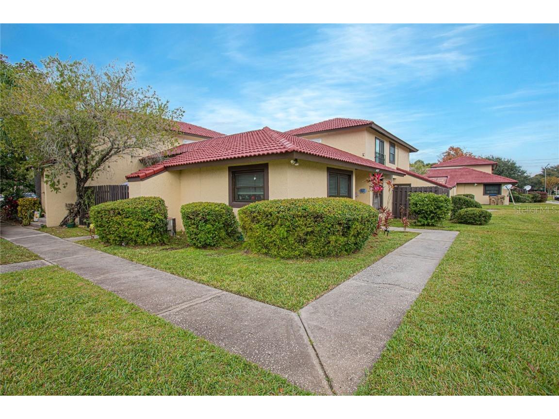 407 Hunter Circle Kissimmee FL 34758 O6166224 image1